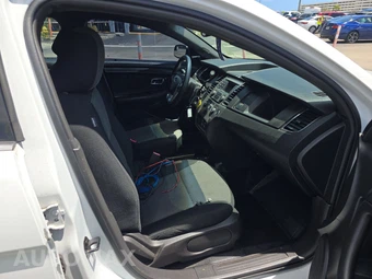 2015 Ford Police Interceptor Sedan - miniatura 8