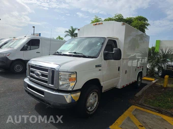 2015 Ford Super Duty E-350 Cutaway