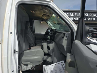 2015 Ford Super Duty E-350 Cutaway - miniatura 15