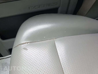 2015 Ford Super Duty E-350 Cutaway - miniatura 19