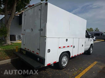 2015 Ford Super Duty E-350 Cutaway - miniatura 3