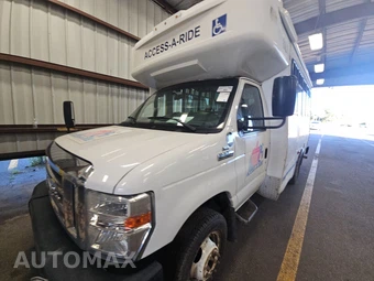 2015 Ford Super Duty E-350 Cutaway DRW