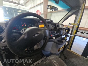 2015 Ford Super Duty E-350 Cutaway DRW - miniatura 11