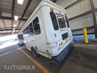 2015 Ford Super Duty E-350 Cutaway DRW - miniatura 6