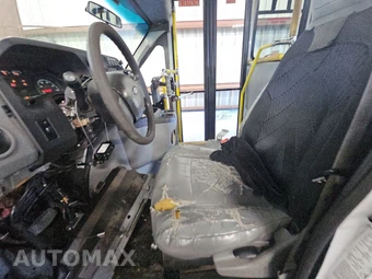 2015 Ford Super Duty E-350 Cutaway DRW - miniatura 7