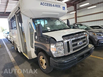 2015 Ford Super Duty E-350 Cutaway DRW - miniatura 3