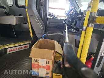 2015 Ford Super Duty E-350 Cutaway DRW - miniatura 8