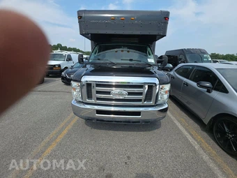 2015 Ford Super Duty E-350 Cutaway DRW - miniatura 2