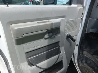 2015 Ford Super Duty E-350 Cutaway DRW - miniatura 9