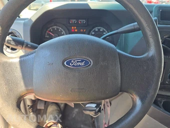 2015 Ford Super Duty E-350 Cutaway DRW – miniatura 10
