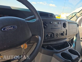 2015 Ford Super Duty E-350 Cutaway DRW – miniatura 11