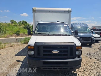 2015 Ford Super Duty E-350 Cutaway DRW – miniatura 2