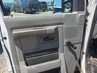 2015 Ford Super Duty E-350 Cutaway DRW – miniatura 9