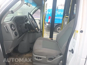 2015 Ford Super Duty E-450 Cutaway DRW – miniatura 7