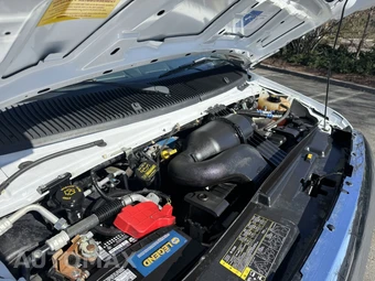 2015 Ford Super Duty E-450 Cutaway DRW - miniatura 14