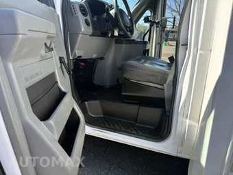 2015 Ford Super Duty E-450 Cutaway DRW - miniatura 17