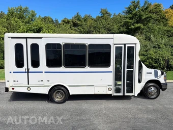 2015 Ford Super Duty E-450 Cutaway DRW - miniatura 2