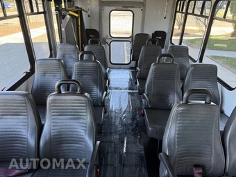 2015 Ford Super Duty E-450 Cutaway DRW - miniatura 23