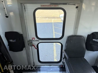 2015 Ford Super Duty E-450 Cutaway DRW - miniatura 39