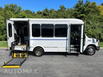 2015 Ford Super Duty E-450 Cutaway DRW - miniatura 5