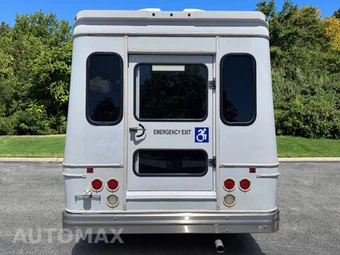 2015 Ford Super Duty E-450 Cutaway DRW - miniatura 10
