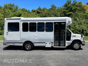 2015 Ford Super Duty E-450 Cutaway DRW - miniatura 2