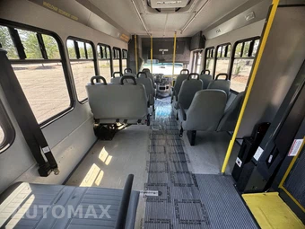 2015 Ford Super Duty E-450 Cutaway DRW - miniatura 29