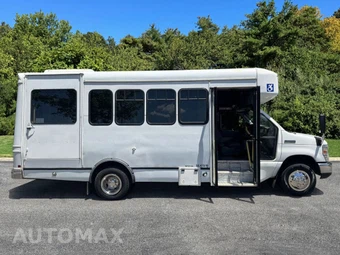 2015 Ford Super Duty E-450 Cutaway DRW - miniatura 4
