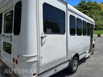 2015 Ford Super Duty E-450 Cutaway DRW - miniatura 9