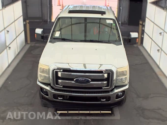 2015 Ford Super Duty F-250 Lariat Crew Cab Medium Bed - miniatura 2