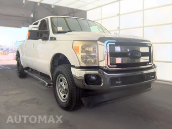 2015 Ford Super Duty F-250 Lariat Crew Cab Medium Bed - miniatura 3