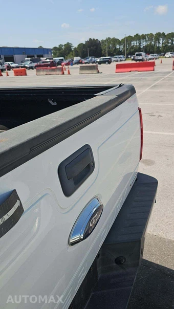 2015 Ford Super Duty F-250 Lariat Crew Cab Medium Bed - miniatura 30