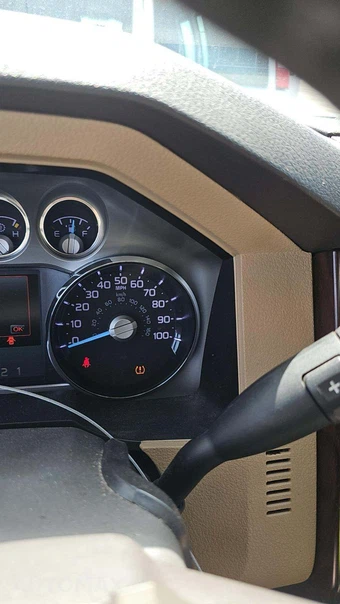 2015 Ford Super Duty F-250 Lariat Crew Cab Medium Bed - miniatura 35