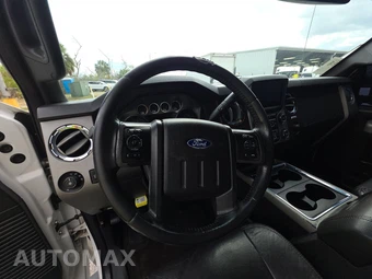 2015 Ford Super Duty F-250 Lariat Crew Cab Medium Bed - miniatura 10