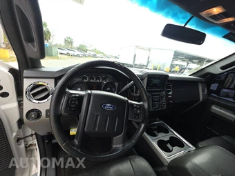 2015 Ford Super Duty F-250 Lariat Crew Cab Medium Bed - miniatura 11