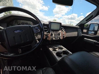 2015 Ford Super Duty F-250 Lariat Crew Cab Medium Bed - miniatura 11