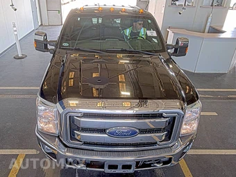 2015 Ford Super Duty F-250 Lariat Crew Cab Medium Bed - miniatura 2