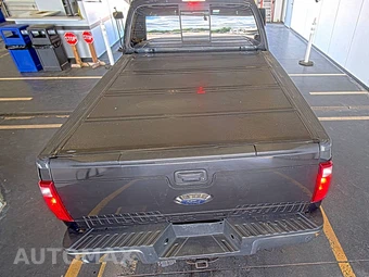 2015 Ford Super Duty F-250 Lariat Crew Cab Medium Bed - miniatura 5