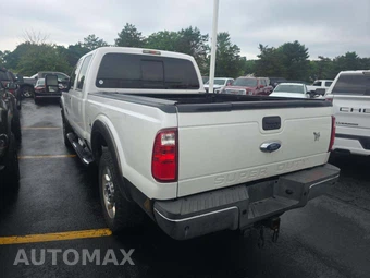 2015 Ford Super Duty F-250 Lariat Crew Cab Medium Bed - miniatura 2