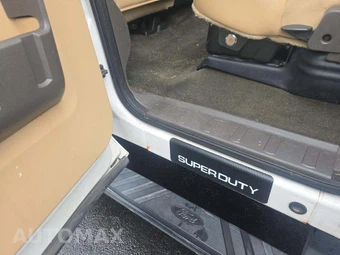2015 Ford Super Duty F-250 Lariat Crew Cab Medium Bed - miniatura 30