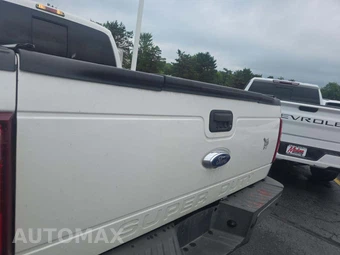 2015 Ford Super Duty F-250 Lariat Crew Cab Medium Bed - miniatura 34