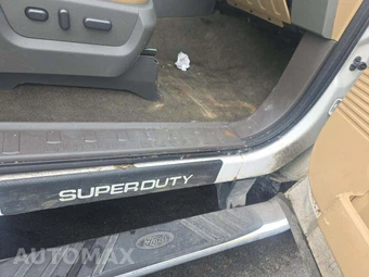 2015 Ford Super Duty F-250 Lariat Crew Cab Medium Bed - miniatura 39