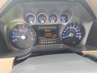 2015 Ford Super Duty F-250 Lariat Crew Cab Medium Bed - miniatura 9