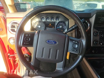 2015 Ford Super Duty F-250 Lariat Crew Cab Medium Bed - miniatura 10