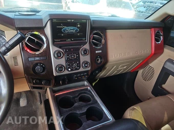 2015 Ford Super Duty F-250 Lariat Crew Cab Medium Bed - miniatura 11