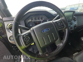 2015 Ford Super Duty F-250 Lariat Crew Cab Medium Bed - miniatura 10