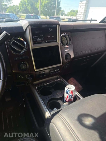 2015 Ford Super Duty F-250 Lariat Crew Cab Medium Bed - miniatura 10