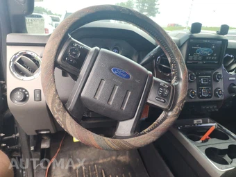 2015 Ford Super Duty F-250 Lariat Crew Cab Medium Bed - miniatura 10