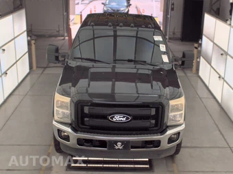 2015 Ford Super Duty F-250 Lariat Crew Cab Medium Bed - miniatura 2