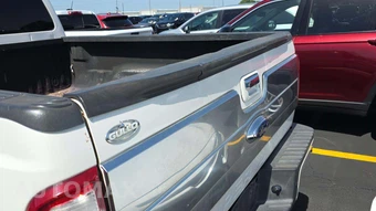 2015 Ford Super Duty F-250 Platinum Crew Cab Medium Bed - miniatura 21